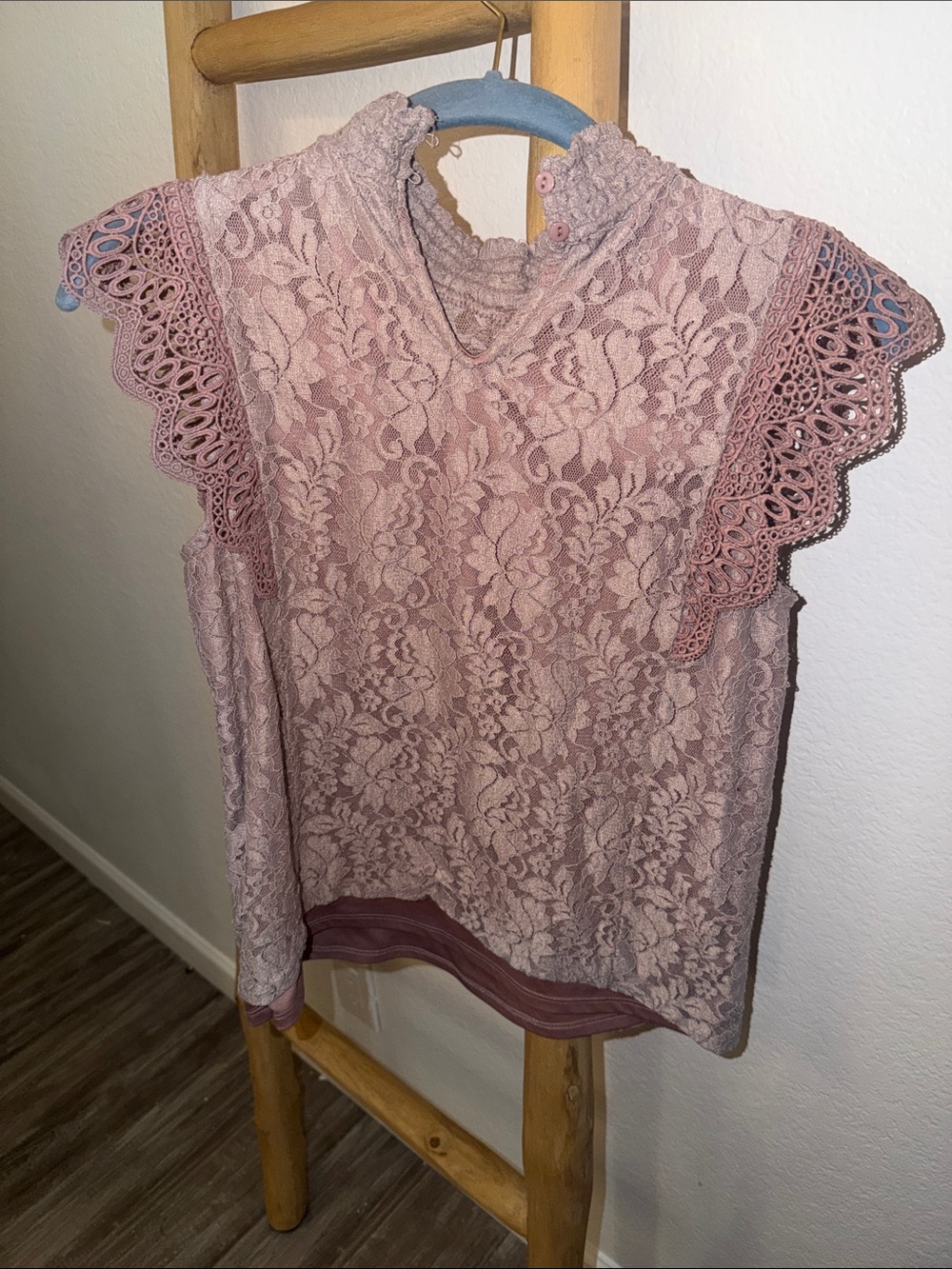 Cable & Gauge Lace Ruffle Sleeveless Camisole in Dusty Rose - Picture 2 of 3